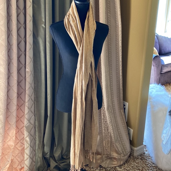 Beautiful brand? shawl scarf gold 95% rayon made in India gold beautiful scarf - Picture 2 of 5